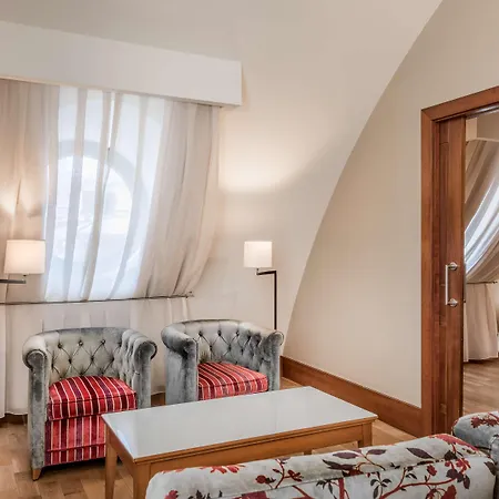 Nh Collection Hotel 4*