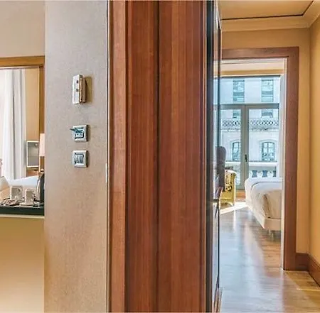 Nh Collection Hotel 4*